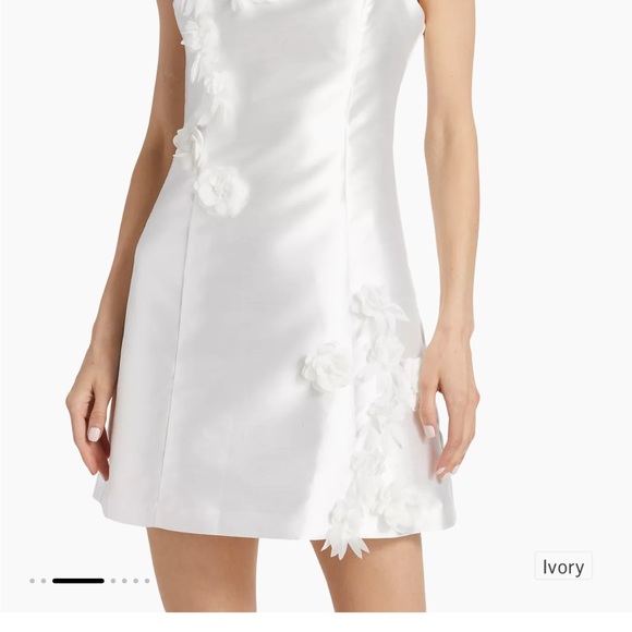 elliatt Stevie flower appliqué minidress - Picture 2 of 5